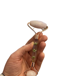 Face Roller Quarzo Rosa con Manico a Fiori per un Viso Luminoso PelleBio