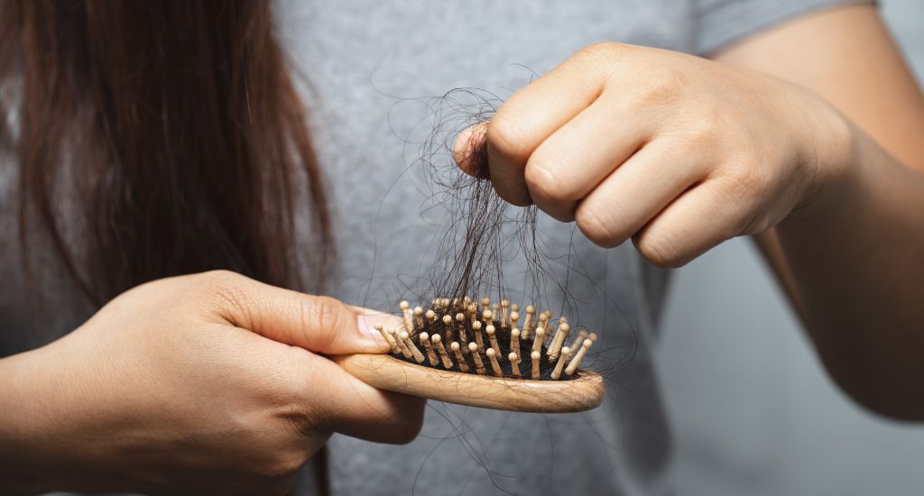 Caduta dei capelli in autunno: cosa fare
